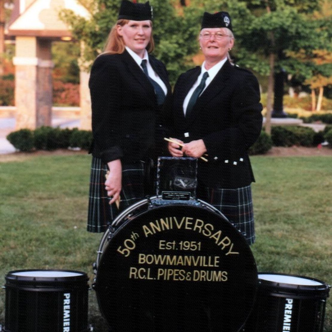 400 squadron pipes and drums