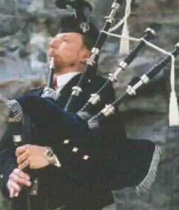 Bagpiper