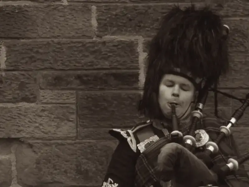 how to locate a bagpiper