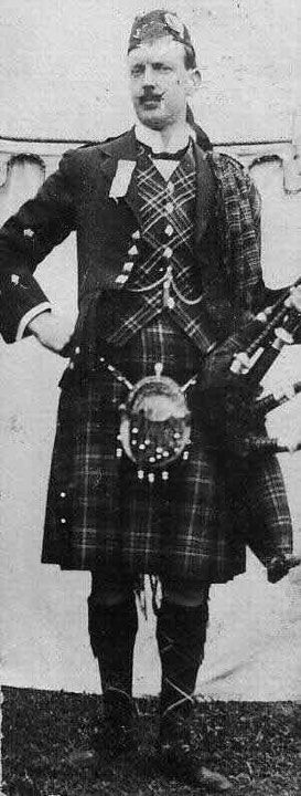 Bagpiper Pipe Major Willie MacLean,  5th Cameron (Lochiel) Highlanders, dies at Kilcreggan, Scotlandage 80