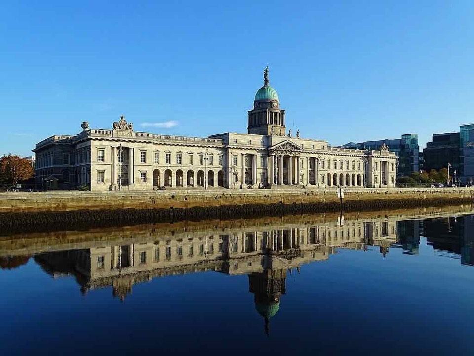 The Customs House opens in Dublin
