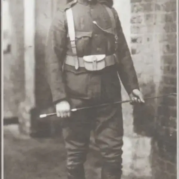 Irish republican Erskine Childers is executed by the Free State government